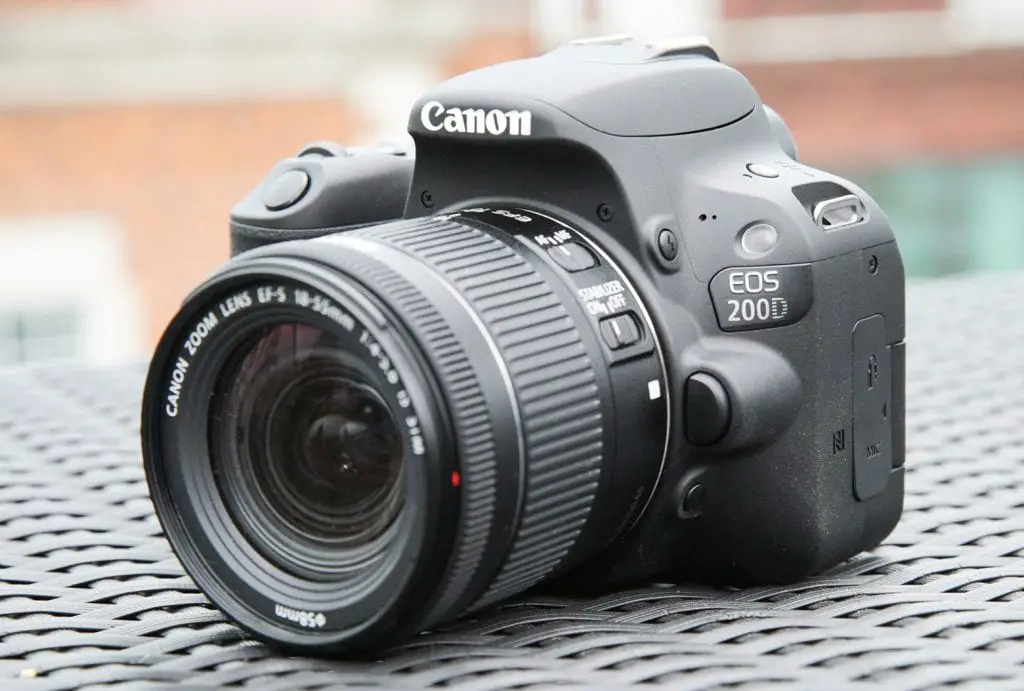 canon-eos-200d-appareil-photo-canon-pas-cher