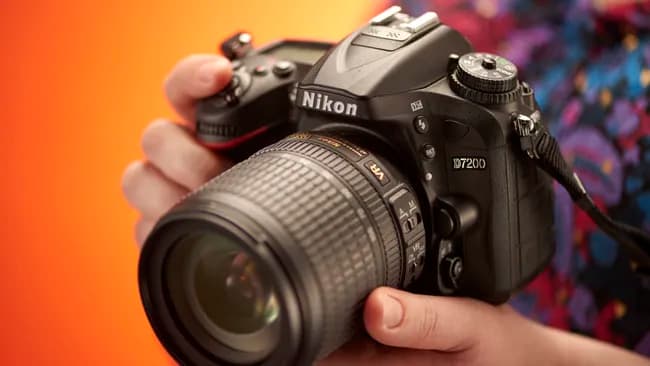 Nikon D7200 avec AF-S DX NIKKOR 18-105mm f 3.5-5.6G ED VR